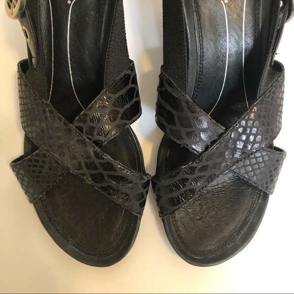 Rockport Black Sandals with Buckle EUC - Picture 3 of 10